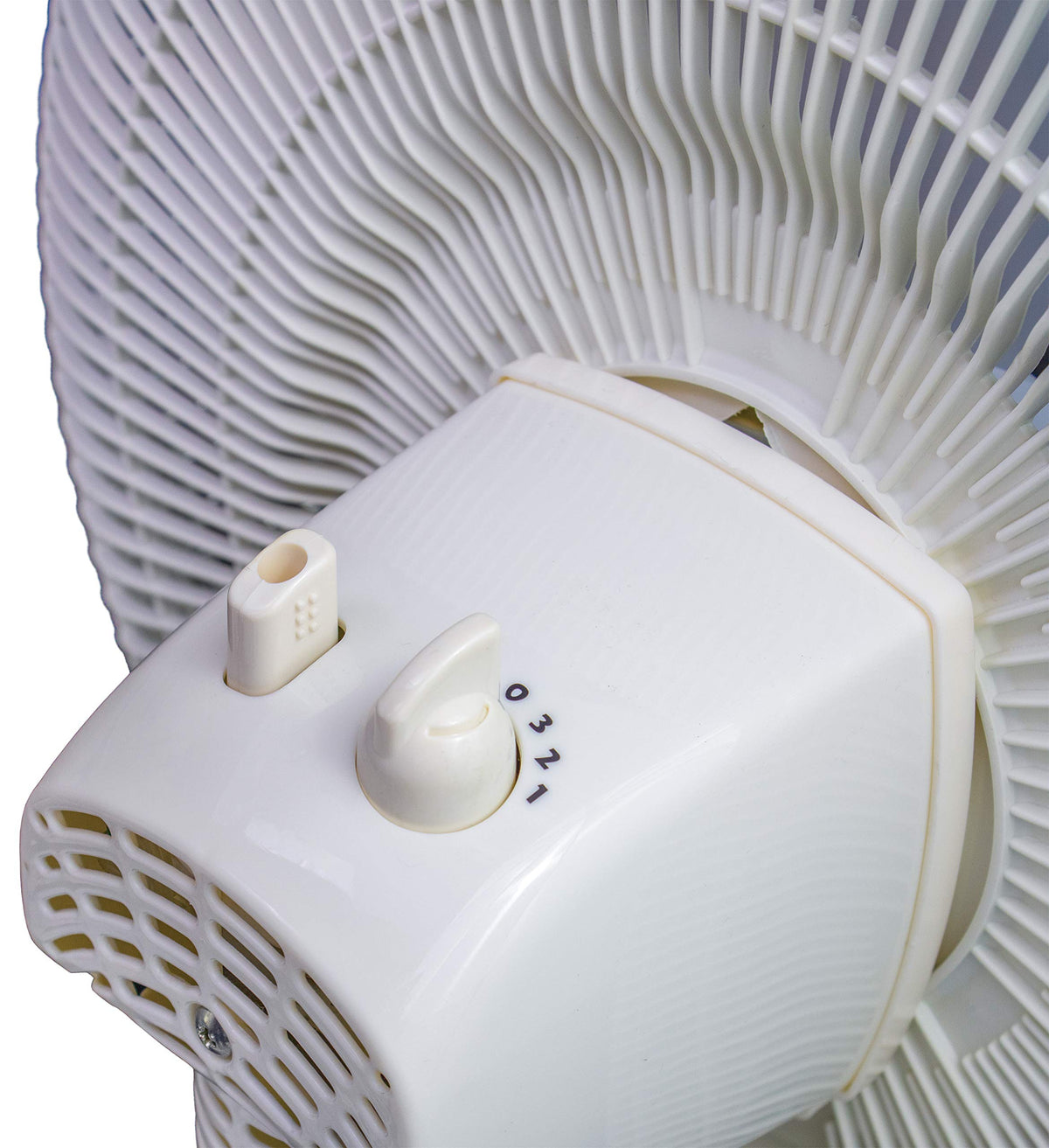 18-Inch 3-Speed Oscillating Pedestal Fan H988734